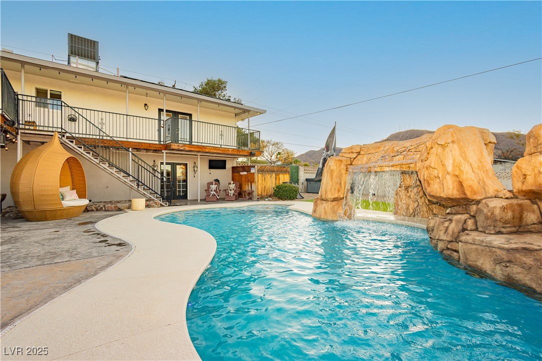 200 E Desert Rose Drive, Henderson, Nevada image 11