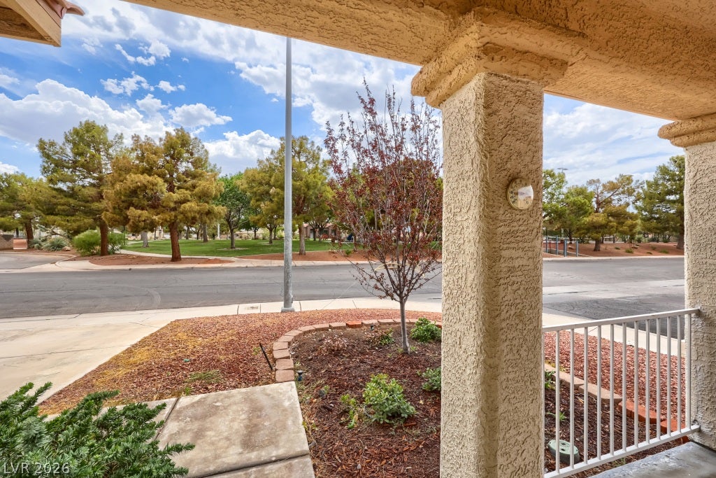 976 Skyforest Drive