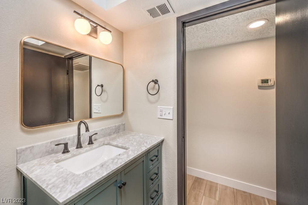Photo 14 of 22 of 3509 Kensbrook Street townhome