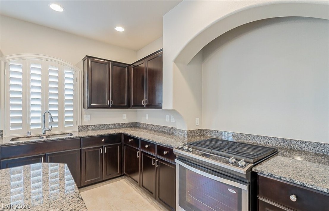 6042 Crown Palms Avenue