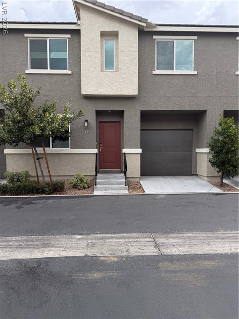Townhouse For Sale - 2727 Tahiti Grape Way #2<br/> Las Vegas, NV 89183