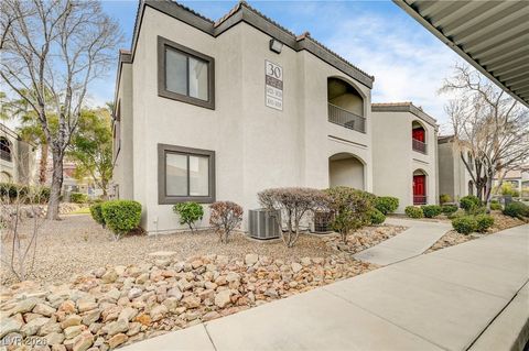 Photo of 950 Seven Hills Drive #3026, Henderson, NV 89052 (MLS # 2749948)