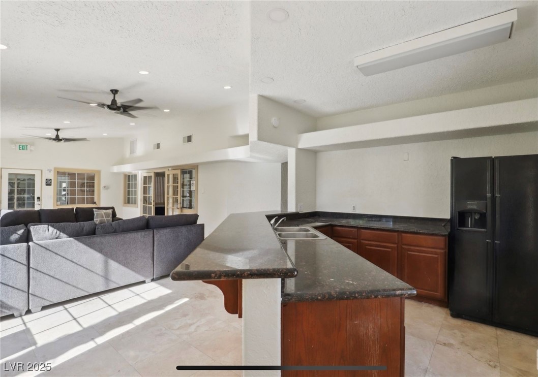 220 Mission Newport Lane 201