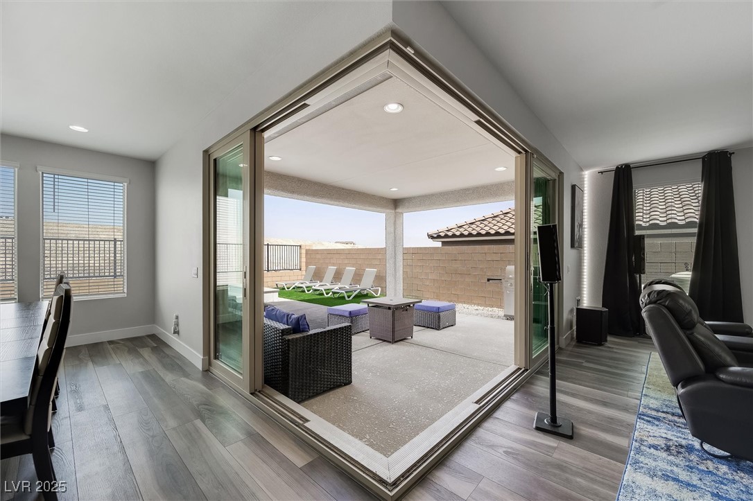 Las Vegas, Nevada 89166, United States, 4 Bedrooms Bedrooms, ,3 BathroomsBathrooms,Residential,Pending,195953