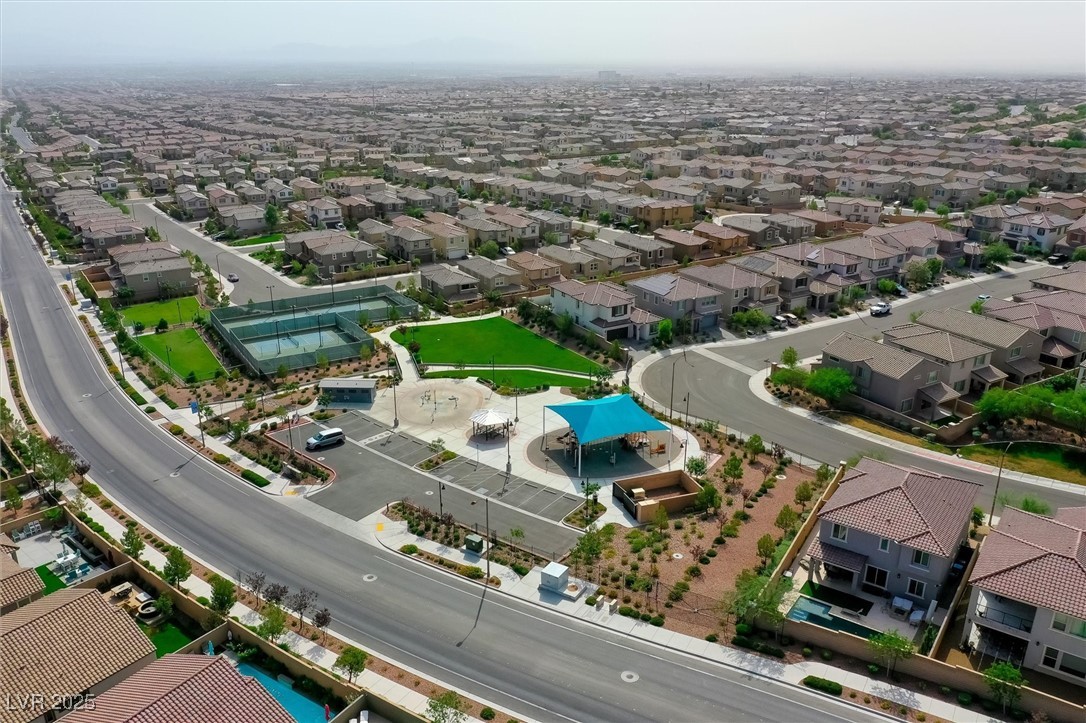 Las Vegas, Nevada 89166, United States, 4 Bedrooms Bedrooms, ,3 BathroomsBathrooms,Residential,Pending,195953
