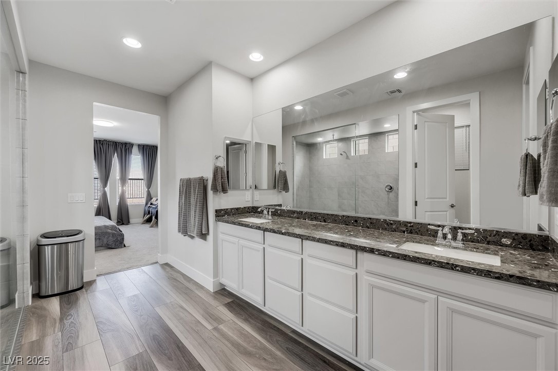 Las Vegas, Nevada 89166, United States, 4 Bedrooms Bedrooms, ,3 BathroomsBathrooms,Residential,Pending,195953