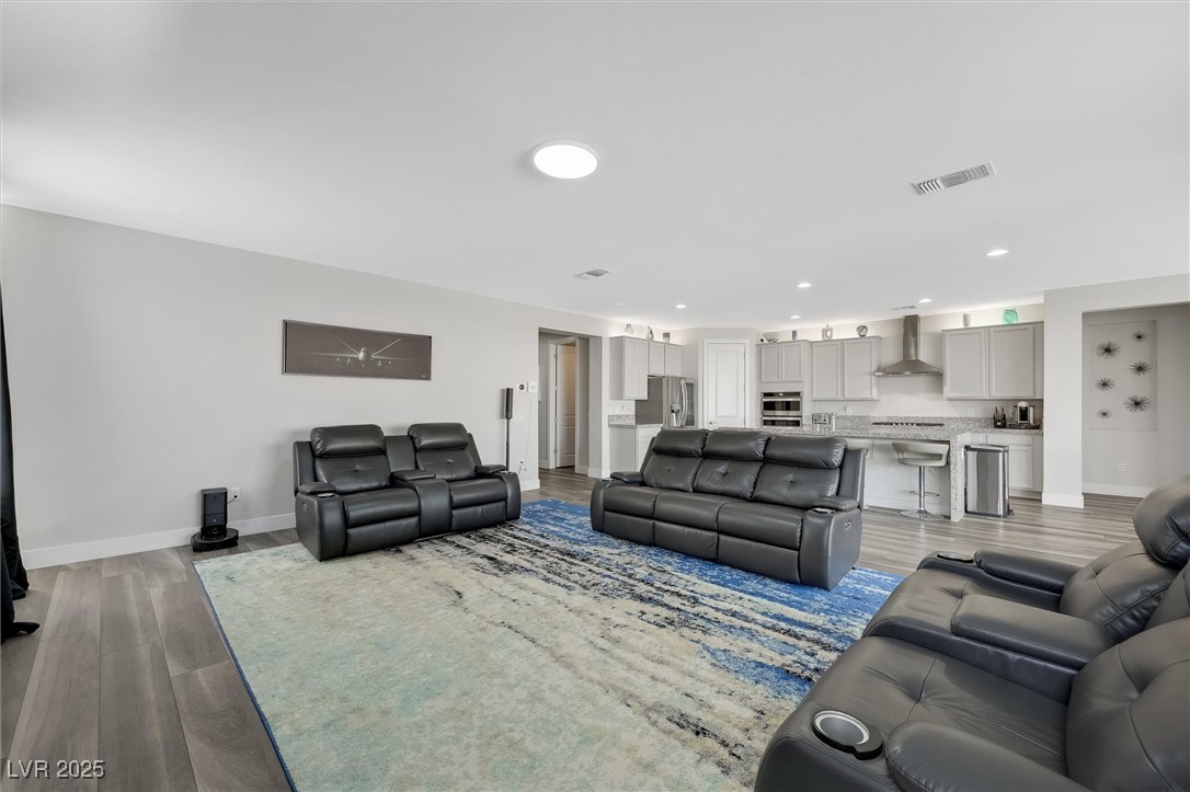 Las Vegas, Nevada 89166, United States, 4 Bedrooms Bedrooms, ,3 BathroomsBathrooms,Residential,Pending,195953