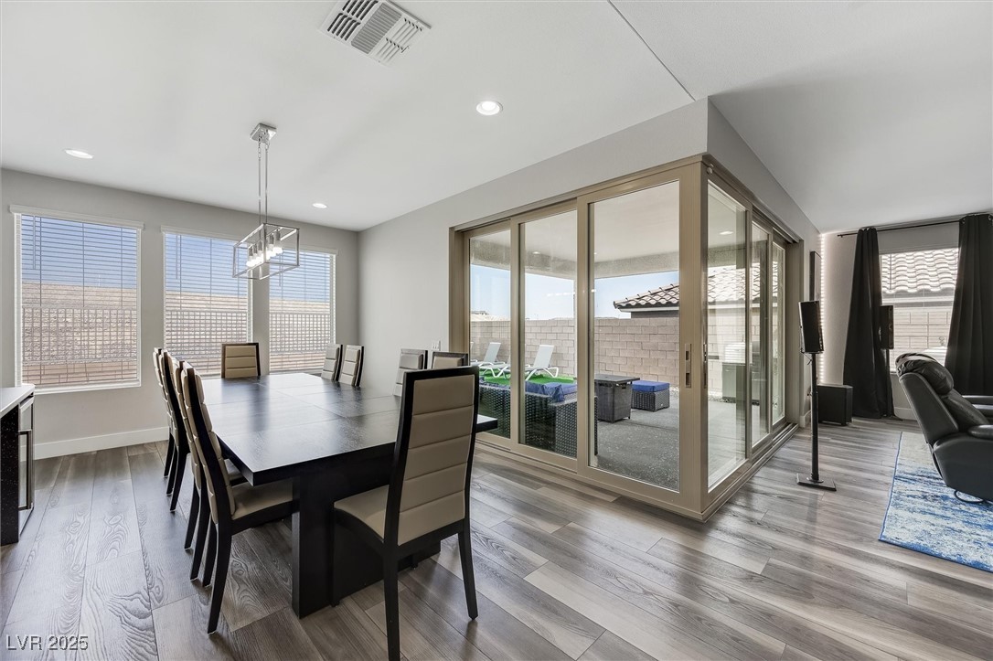 Las Vegas, Nevada 89166, United States, 4 Bedrooms Bedrooms, ,3 BathroomsBathrooms,Residential,Pending,195953