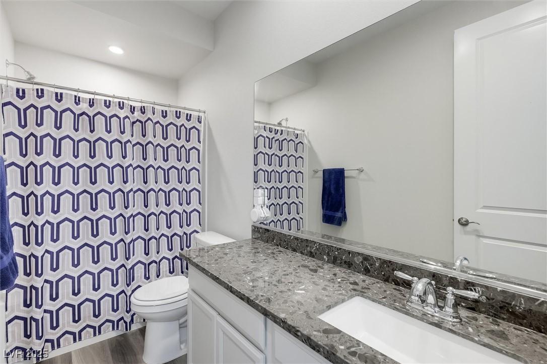 Las Vegas, Nevada 89166, United States, 4 Bedrooms Bedrooms, ,3 BathroomsBathrooms,Residential,Pending,195953