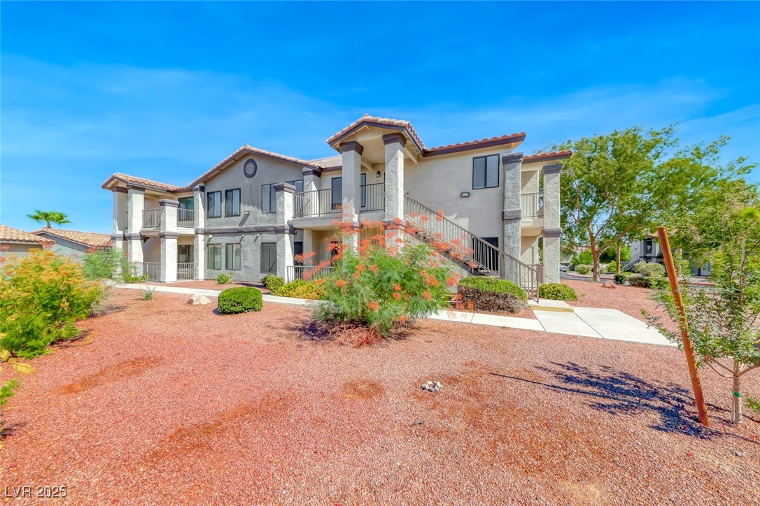 1575 W Warm Springs Road 1823