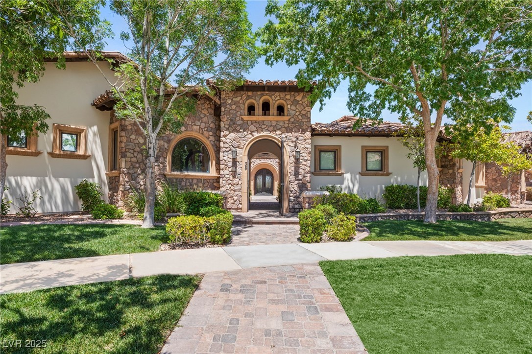 38 Pebble Dunes Court