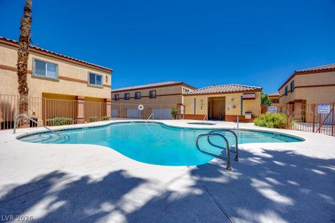Townhouse For Rent - 4915 E Russell Road #127<br/> Clark County, Las Vegas, NV 89120