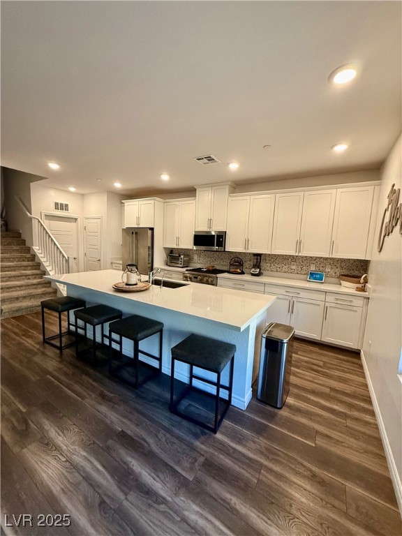 Properties 4 600 N Carriage Hill Drive 1082