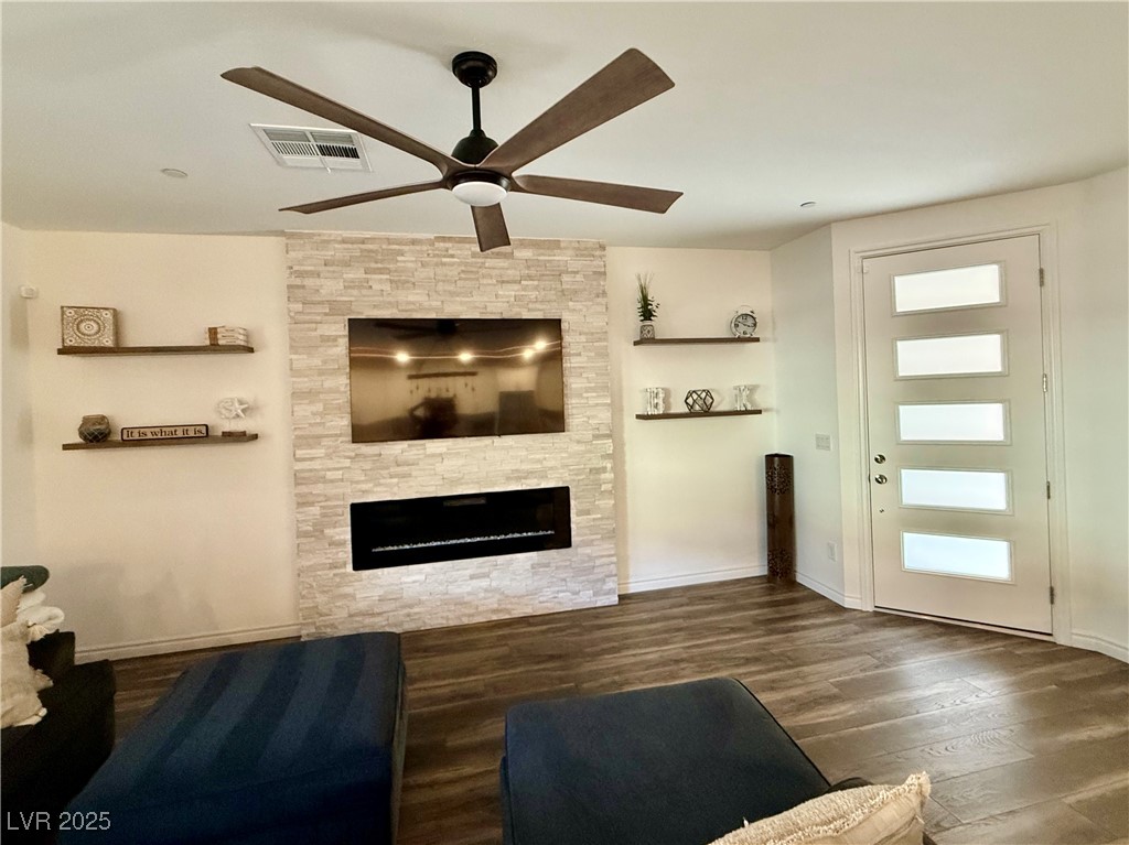 Properties 2 600 N Carriage Hill Drive 1082