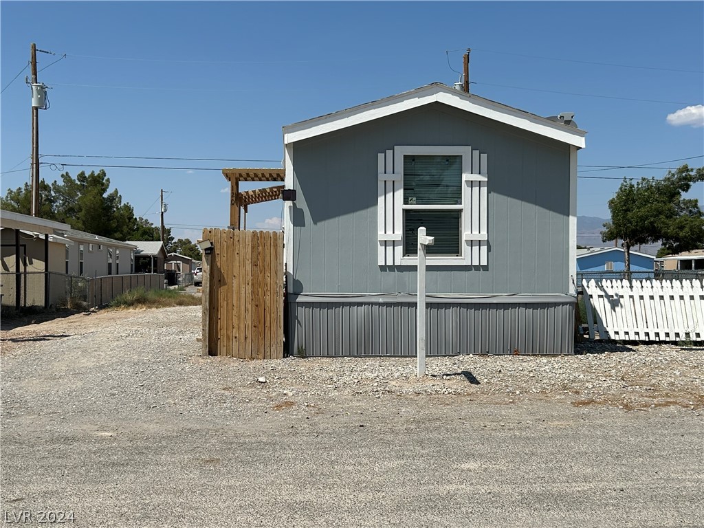 Photo 5 of 26 of 120 Potter Place mobile home