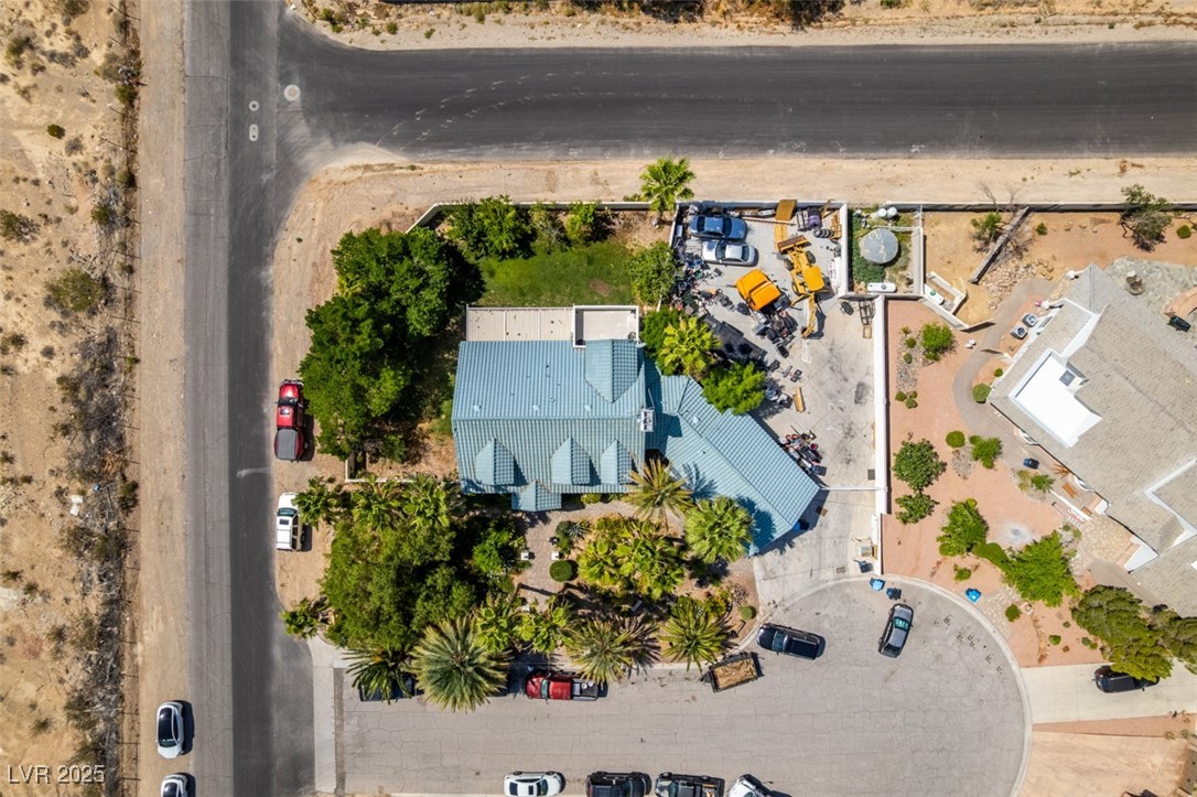 5515 N Campbell Road