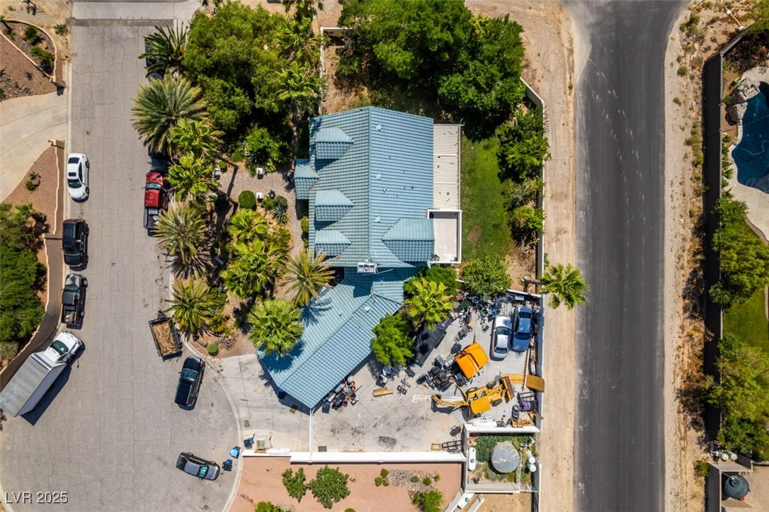 5515 N Campbell Road