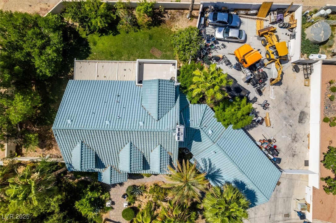 5515 N Campbell Road