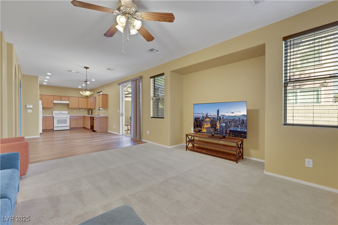 Las Vegas, Nevada 89141, United States, 3 Bedrooms Bedrooms, ,3 BathroomsBathrooms,Residential,Active,77863