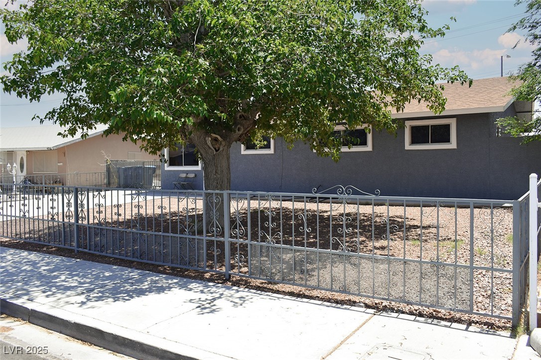 Properties 2 2712 Brady Ave Avenue