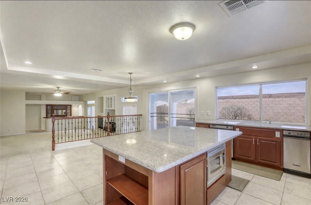 7641 Jacaranda Bay Street