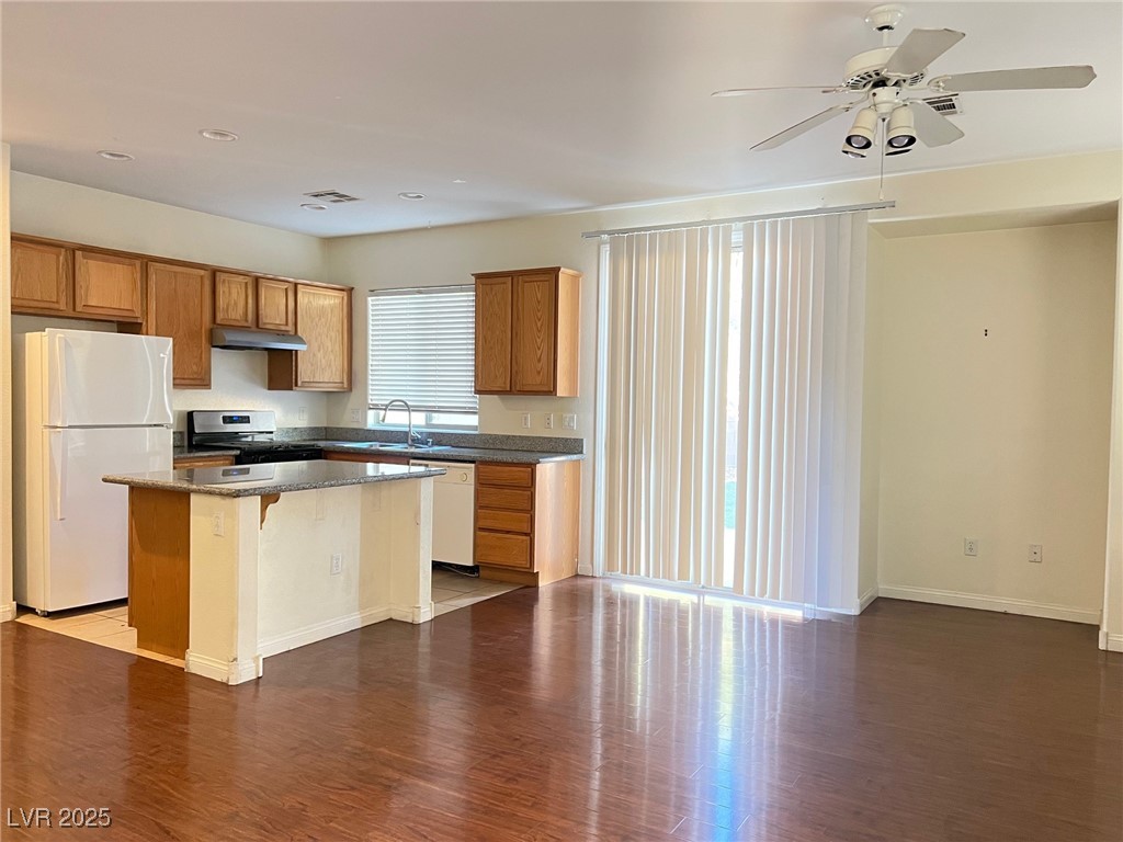 5426 FLOATING FLOWER Avenue