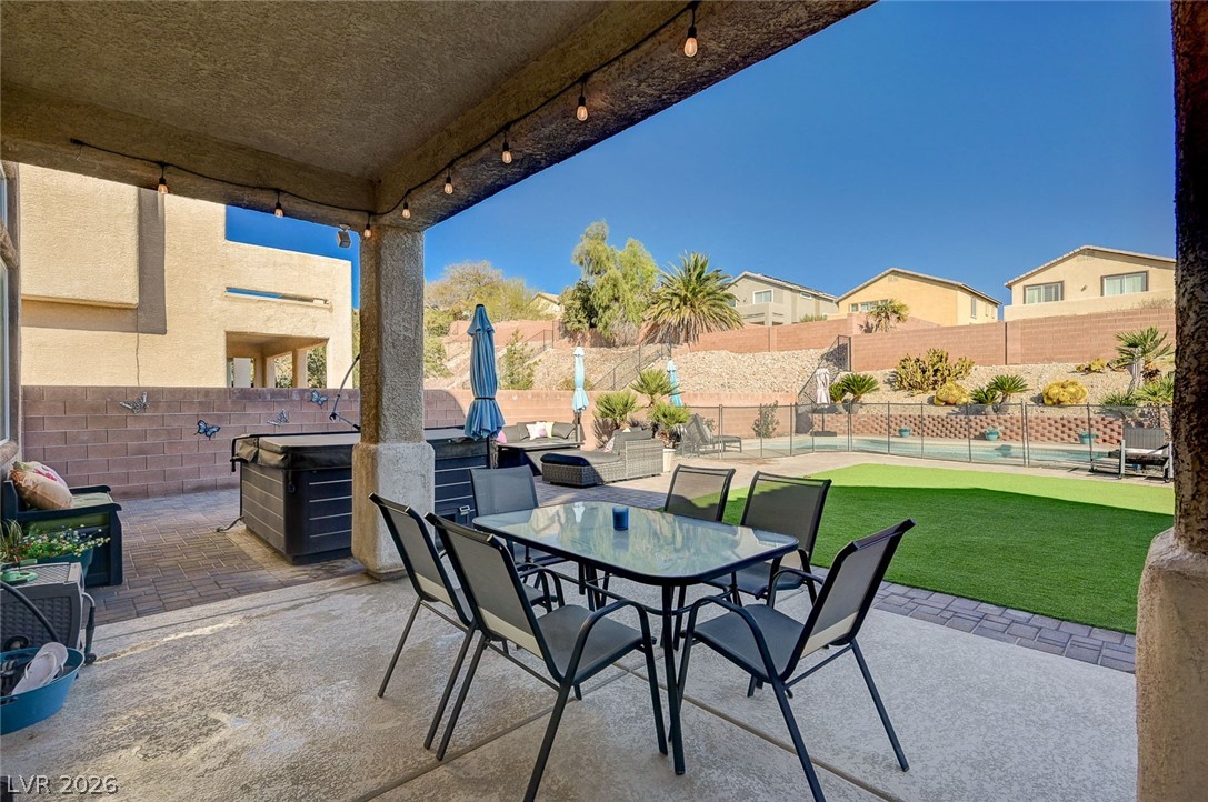 5038 Echo Shire Avenue