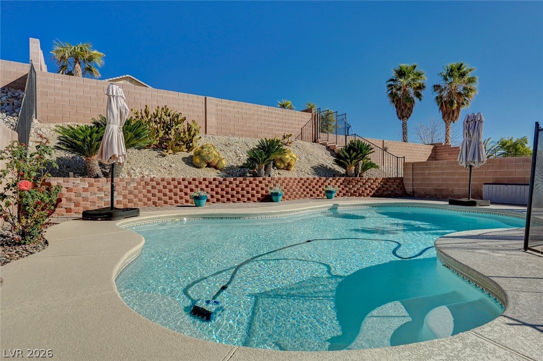 5038 Echo Shire Avenue