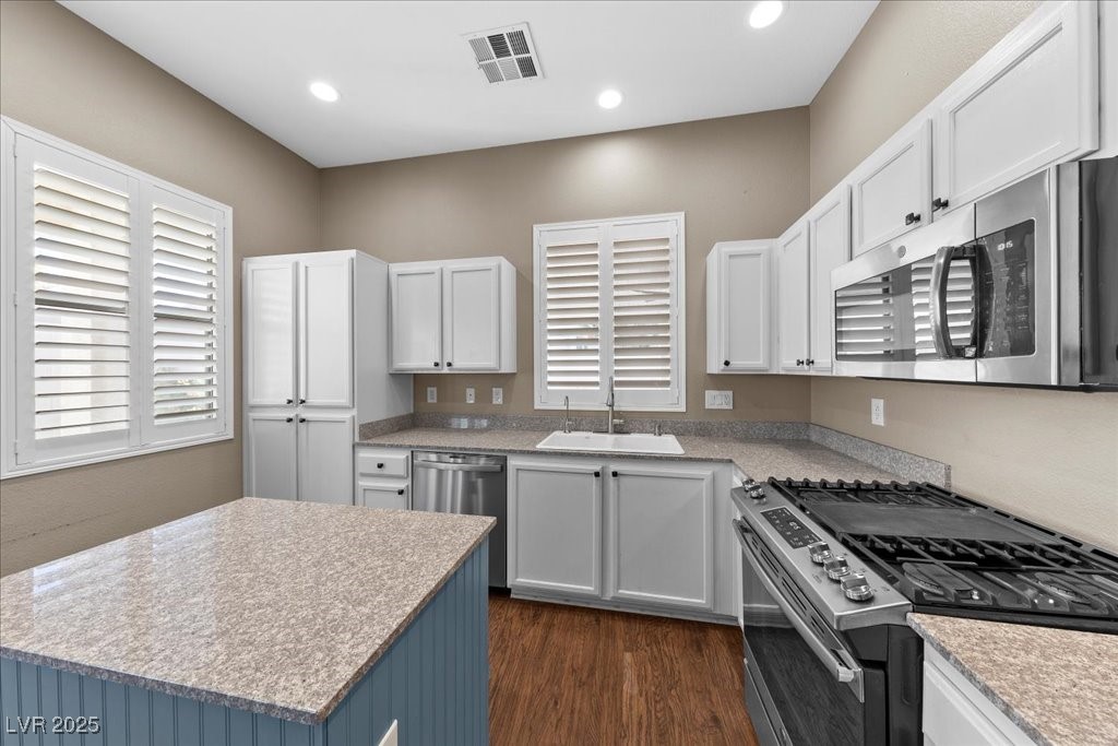 Las Vegas, Nevada 89149, United States, 3 Bedrooms Bedrooms, ,2 BathroomsBathrooms,Residential,Pending,254127