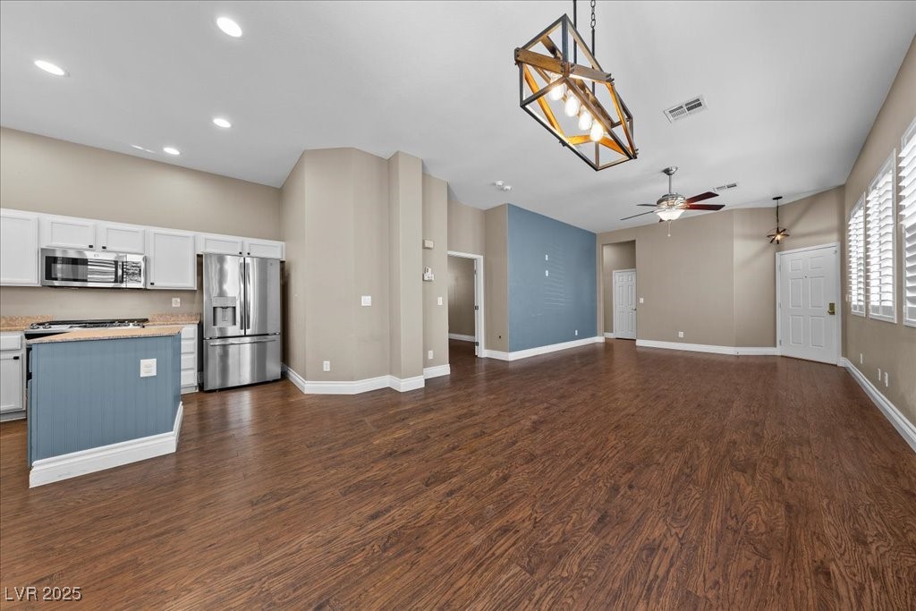 Las Vegas, Nevada 89149, United States, 3 Bedrooms Bedrooms, ,2 BathroomsBathrooms,Residential,Pending,254127