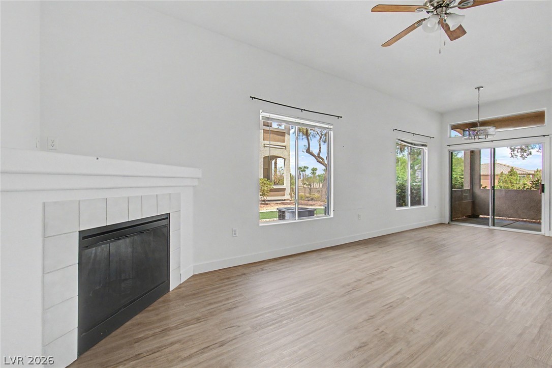 2305 W Horizon Ridge Parkway 3813