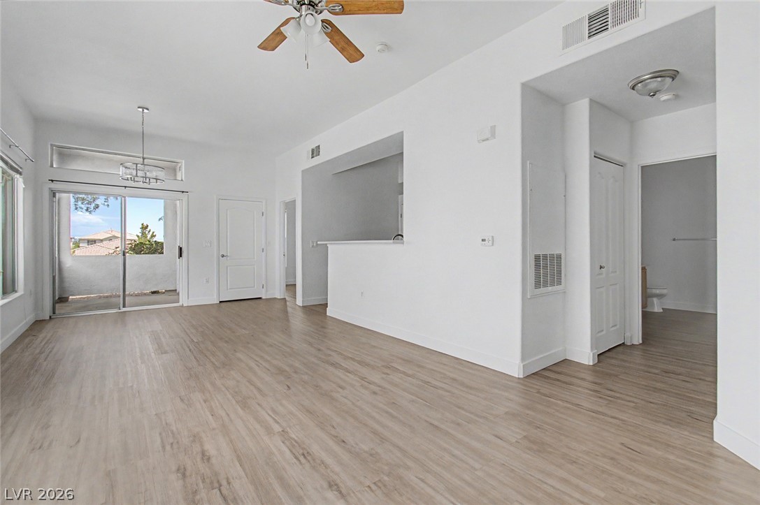 2305 W Horizon Ridge Parkway 3813