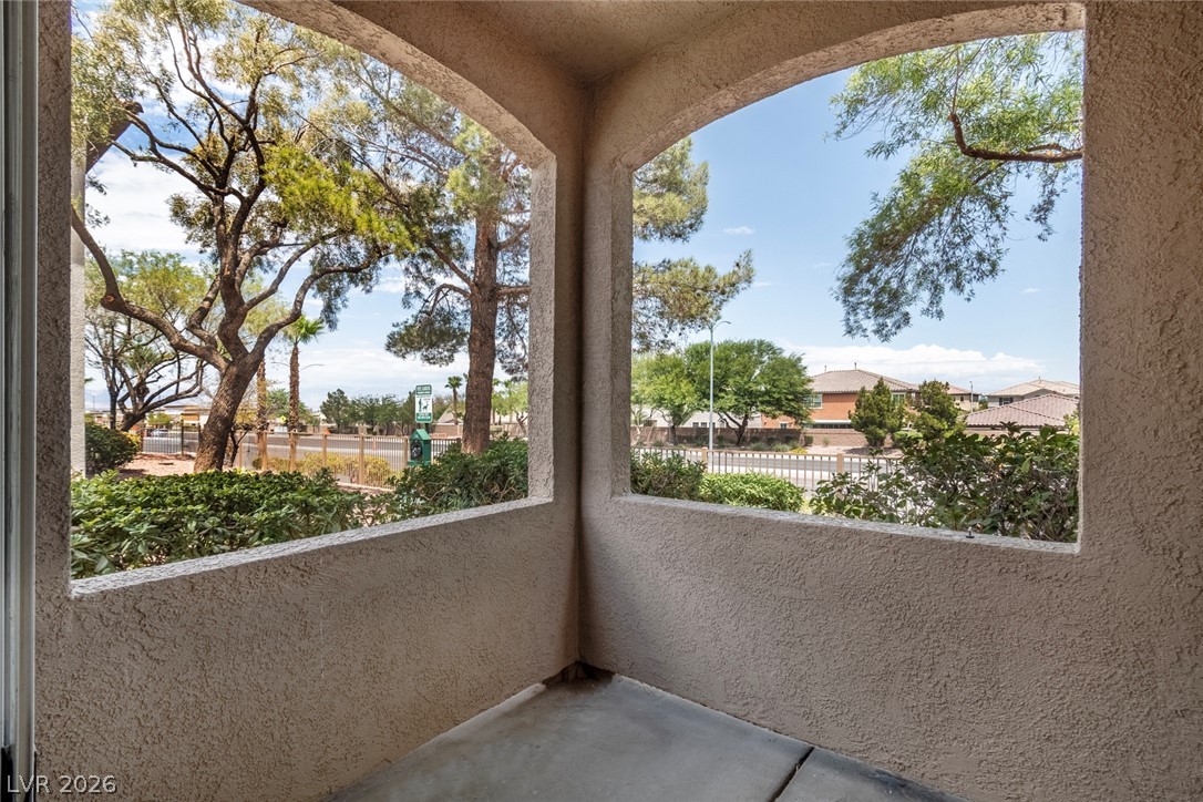 2305 W Horizon Ridge Parkway 3813