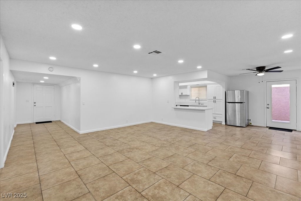 Las Vegas, Nevada 89122, United States, 4 Bedrooms Bedrooms, ,3 BathroomsBathrooms,Residential,Active,254967