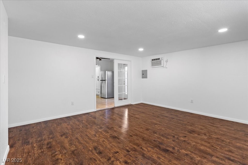 Las Vegas, Nevada 89122, United States, 4 Bedrooms Bedrooms, ,3 BathroomsBathrooms,Residential,Active,254967