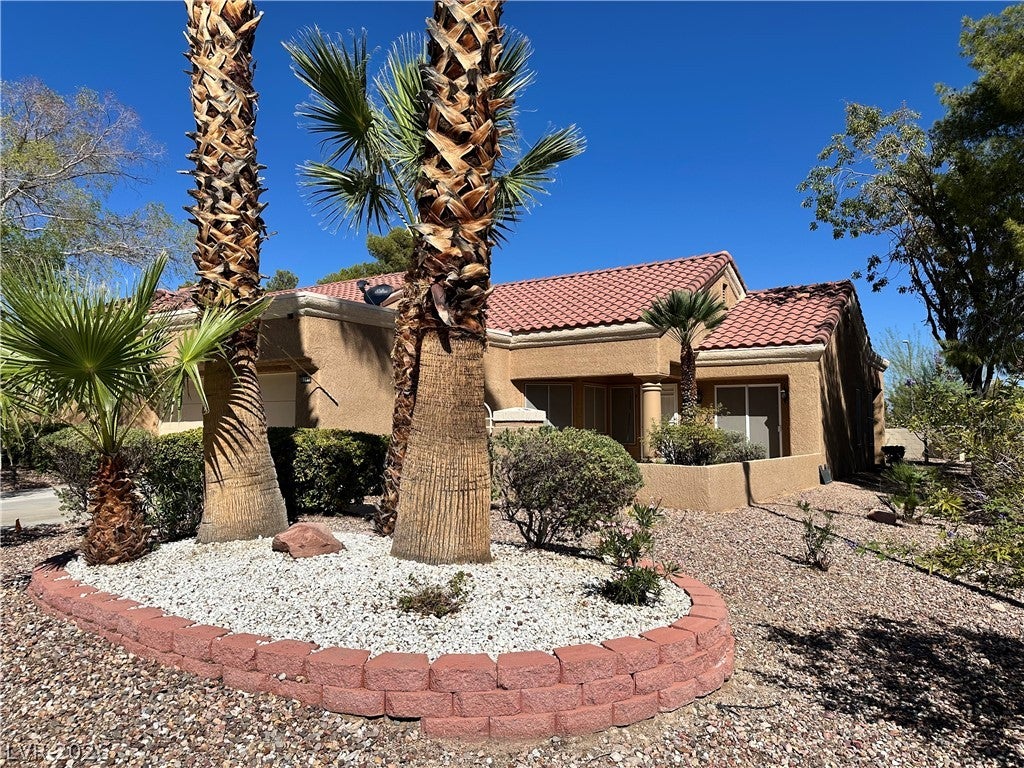 8700 Shorecliff Drive