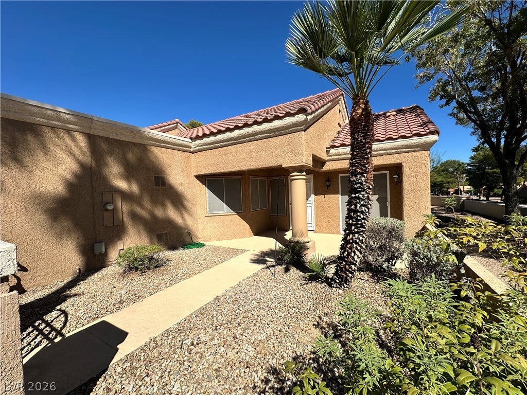 8700 Shorecliff Drive