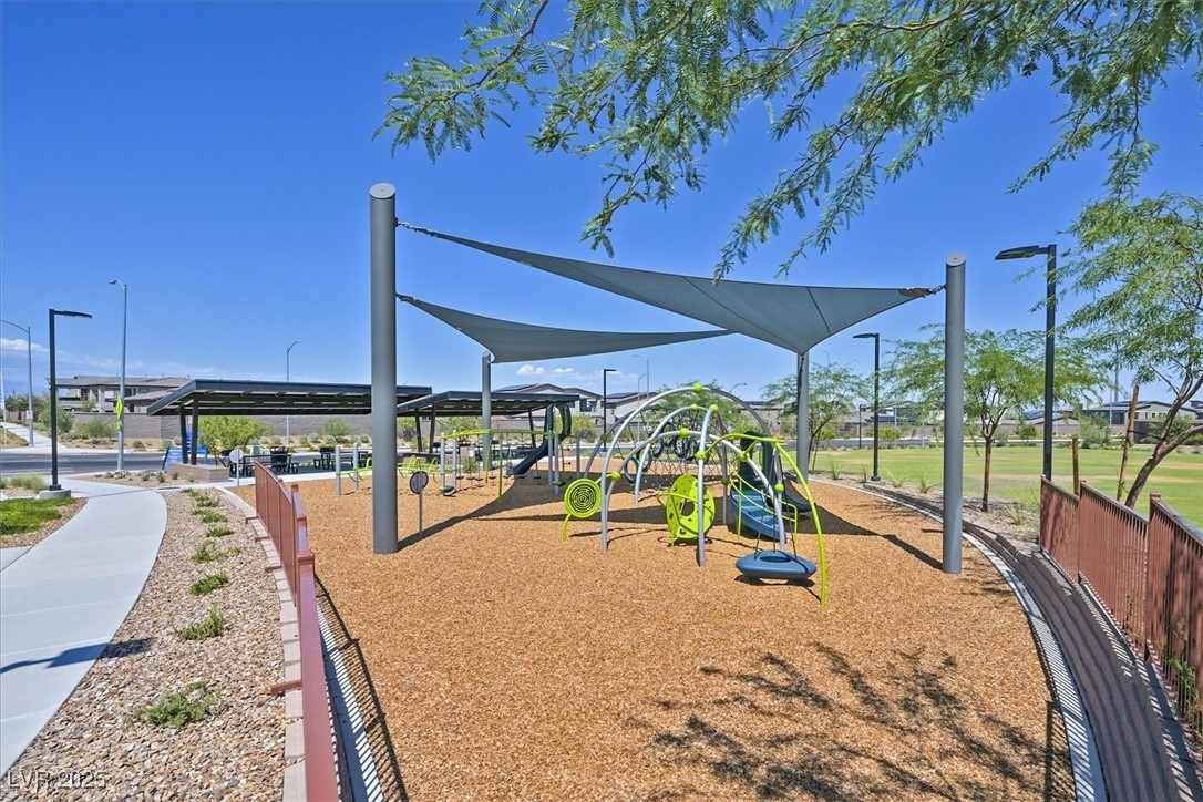 Henderson, Nevada 89015, United States, 3 Bedrooms Bedrooms, ,3 BathroomsBathrooms,Residential,Active,205591