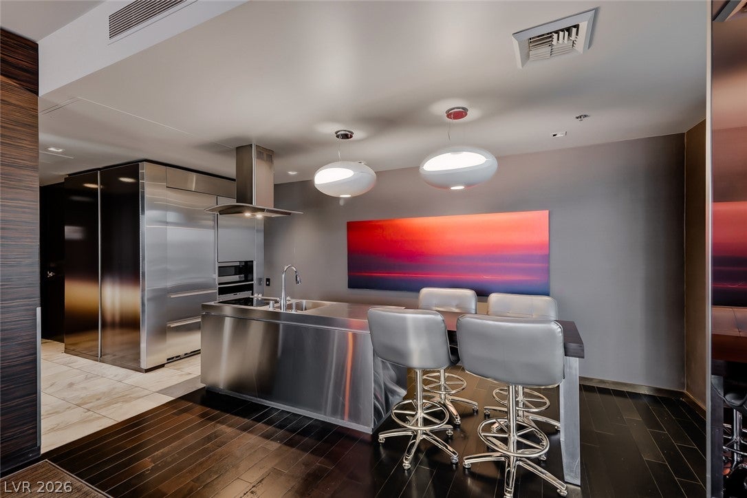 4381 W Flamingo Road 1221