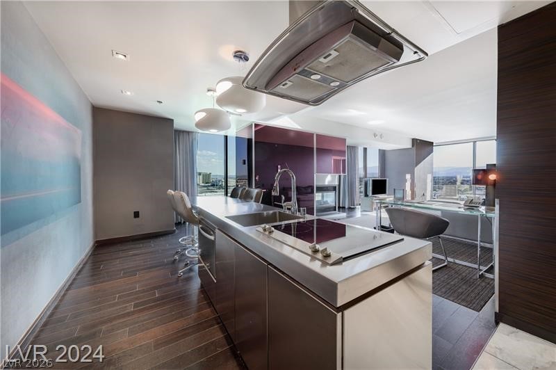 4381 W Flamingo Road 1221