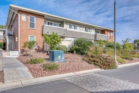 Photo of 682 Oakmont Avenue #1507, Las Vegas, NV 89109 (MLS # 2743327)