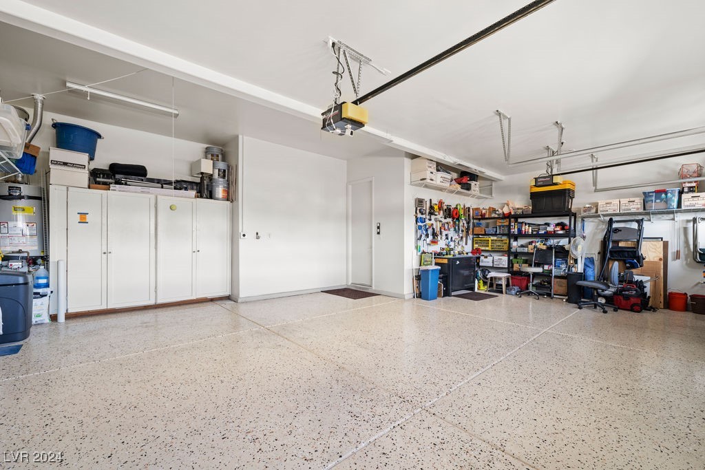 Henderson, Nevada 89052, United States, 2 Bedrooms Bedrooms, ,3 BathroomsBathrooms,Residential,Pending,28952