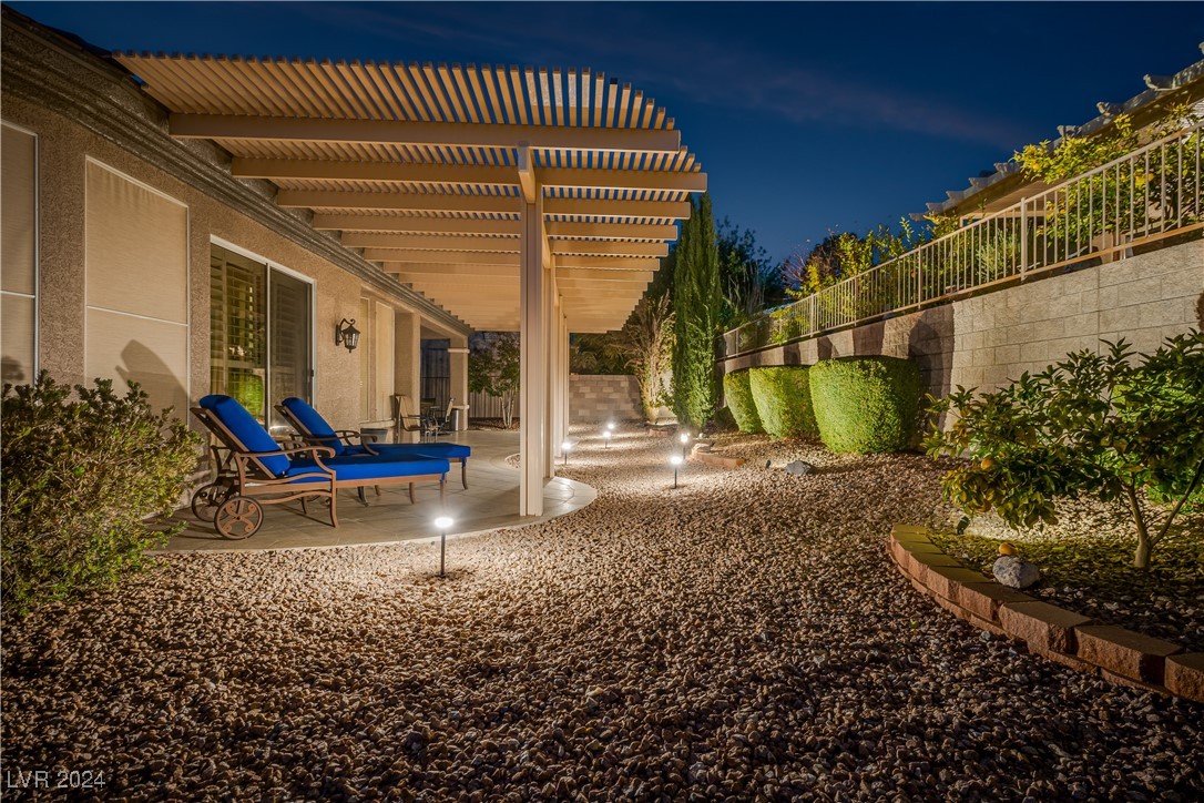 Henderson, Nevada 89052, United States, 2 Bedrooms Bedrooms, ,3 BathroomsBathrooms,Residential,Pending,28952