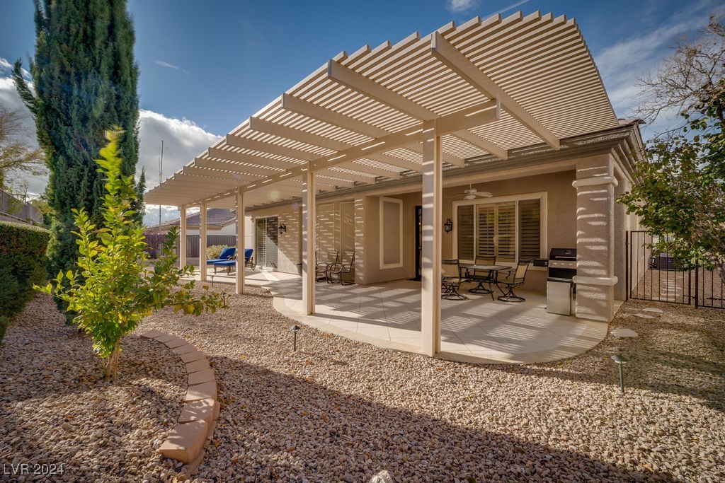 Henderson, Nevada 89052, United States, 2 Bedrooms Bedrooms, ,3 BathroomsBathrooms,Residential,Pending,28952