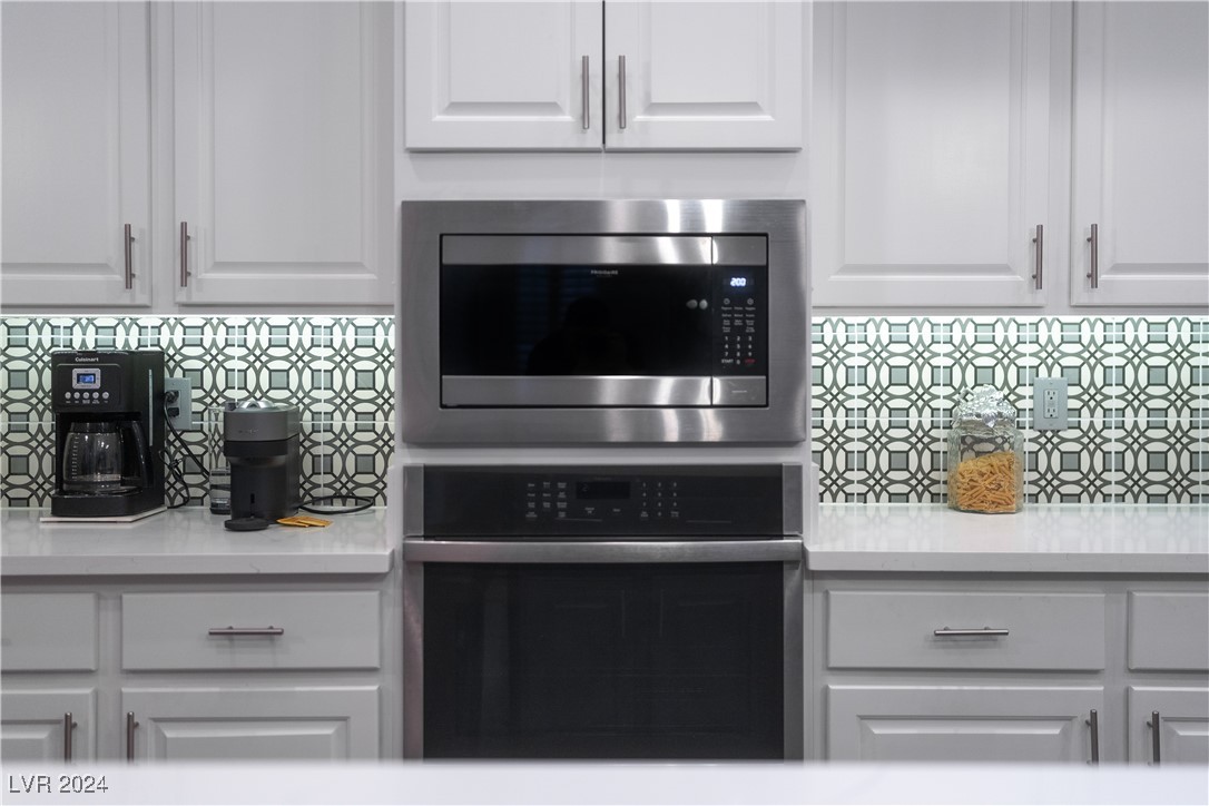 Henderson, Nevada 89052, United States, 2 Bedrooms Bedrooms, ,3 BathroomsBathrooms,Residential,Pending,28952