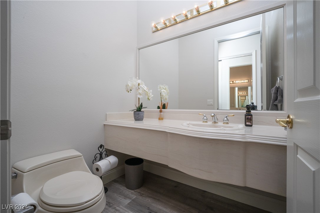 Henderson, Nevada 89052, United States, 2 Bedrooms Bedrooms, ,3 BathroomsBathrooms,Residential,Pending,28952