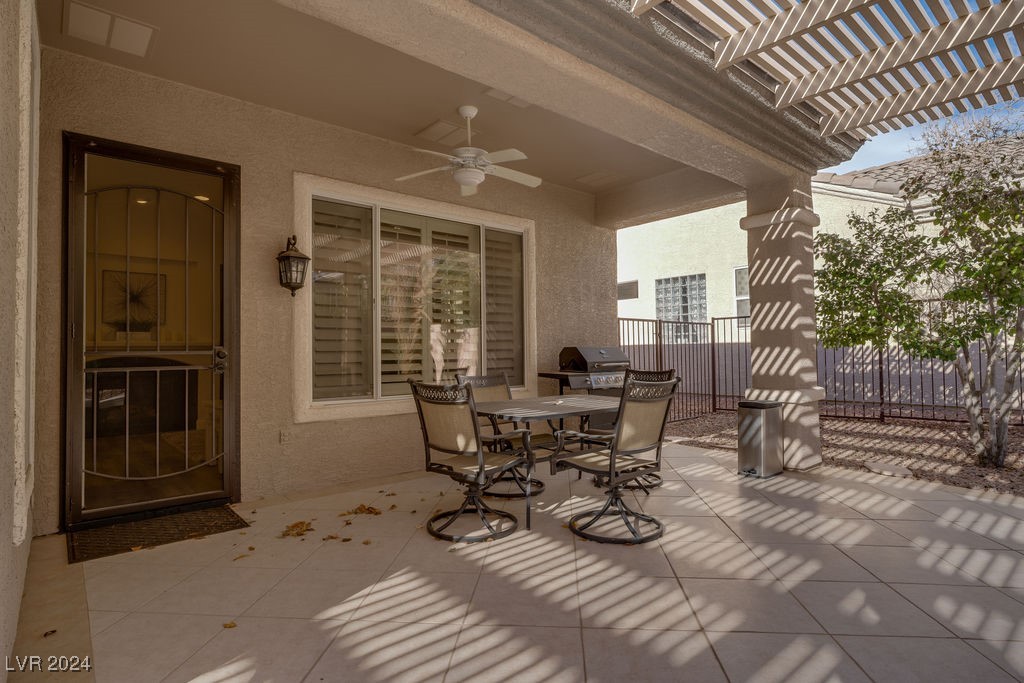 Henderson, Nevada 89052, United States, 2 Bedrooms Bedrooms, ,3 BathroomsBathrooms,Residential,Pending,28952