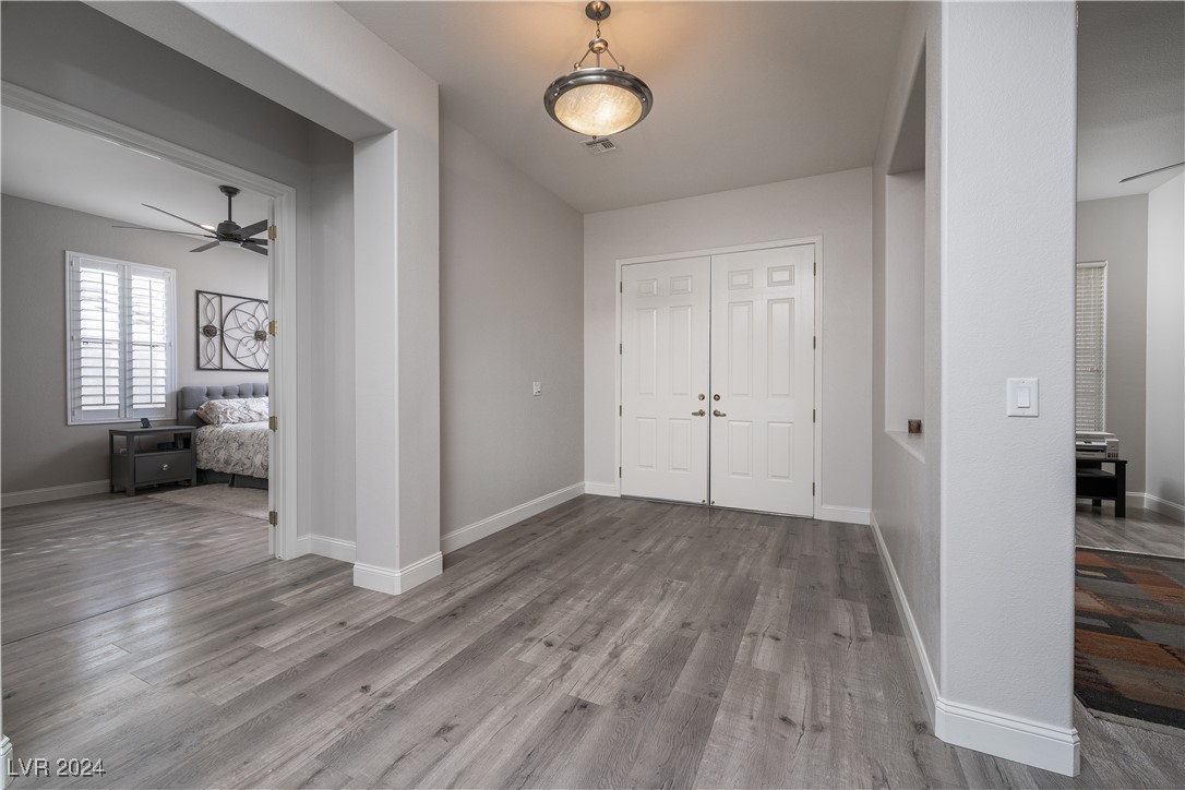 Henderson, Nevada 89052, United States, 2 Bedrooms Bedrooms, ,3 BathroomsBathrooms,Residential,Pending,28952