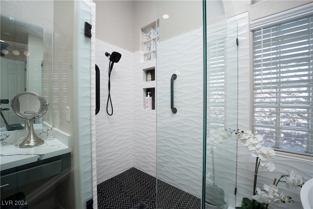 Henderson, Nevada 89052, United States, 2 Bedrooms Bedrooms, ,3 BathroomsBathrooms,Residential,Pending,28952