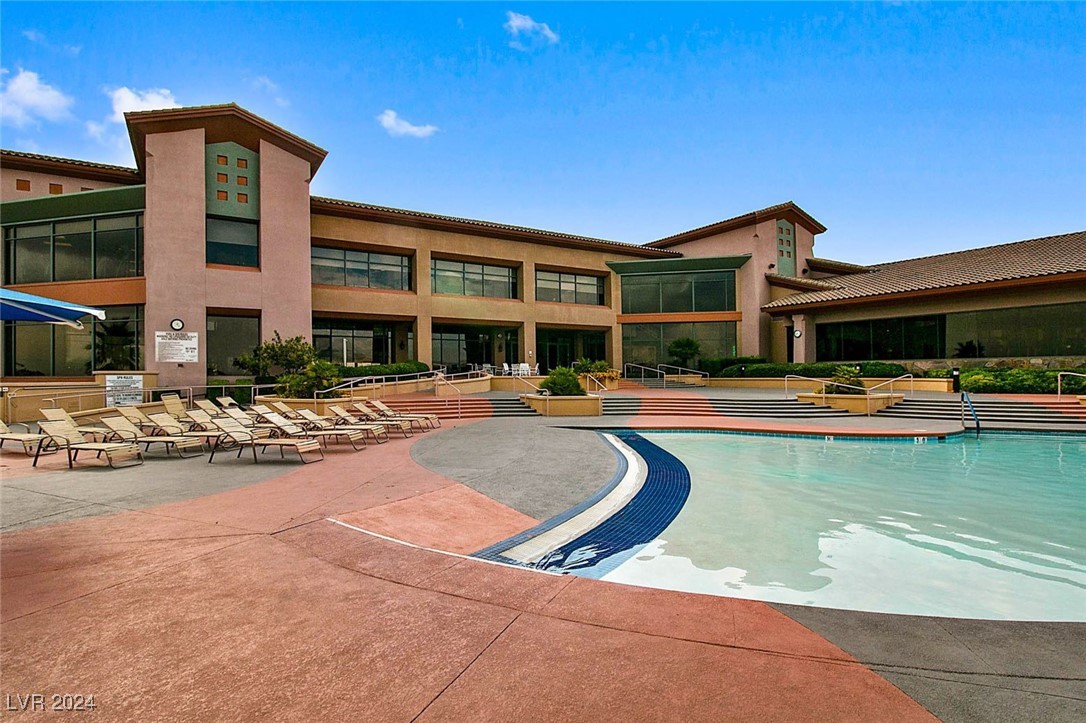 Henderson, Nevada 89052, United States, 2 Bedrooms Bedrooms, ,3 BathroomsBathrooms,Residential,Pending,28952